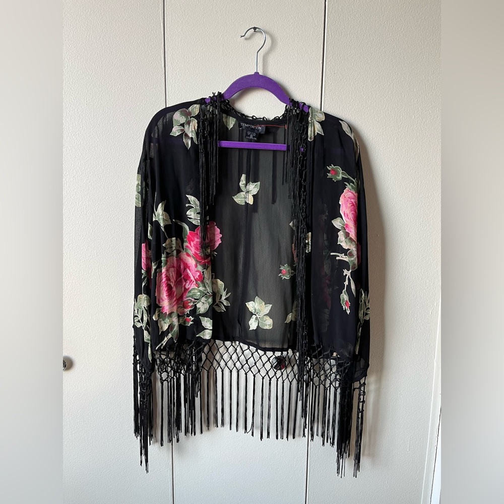 Elegant jacket with tassels